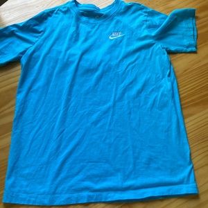 Youth XL Nike t-shirt- the Nike tee - aqua blue/teal - great condition